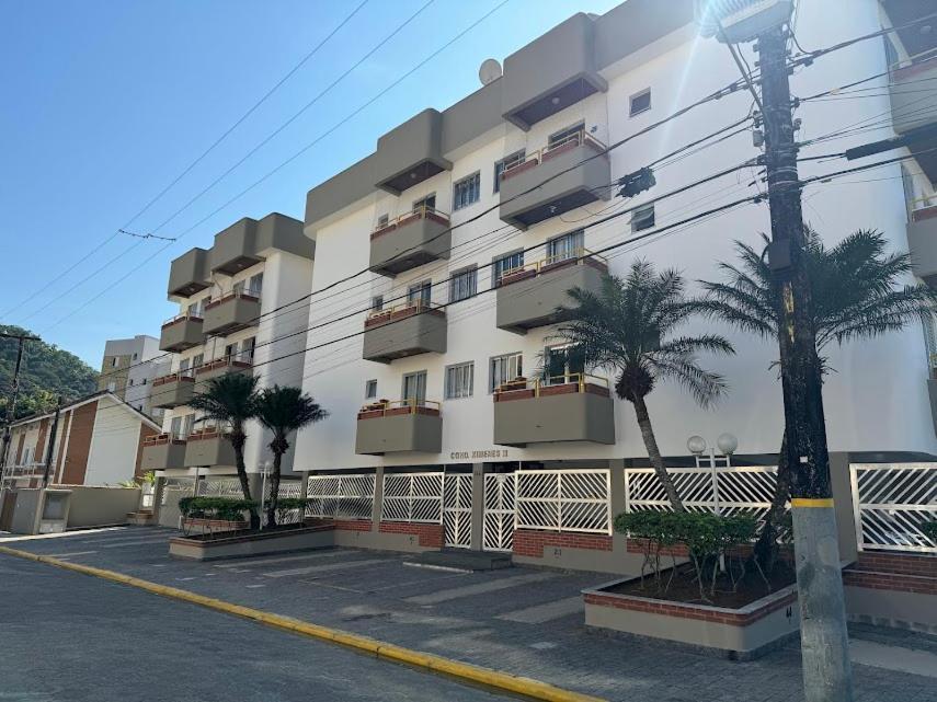 Apto. Grande 2qts 2ban A 100m Do Mar Apartamento Ubatuba